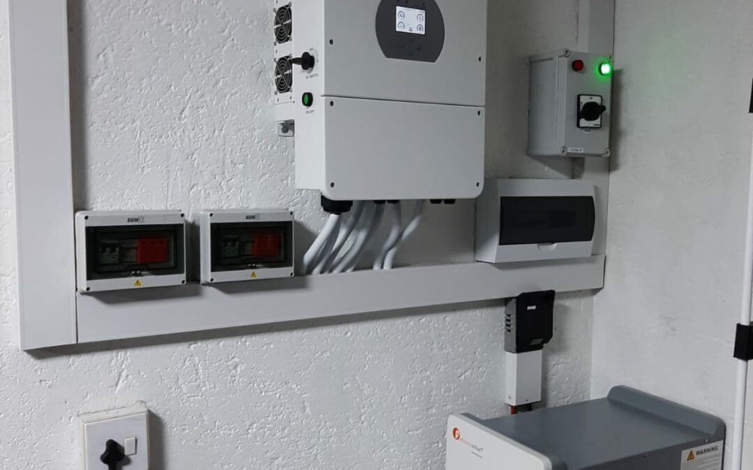 12kVa Inverter, 1 x 12.7kWh Battery & 14 x 545w panels