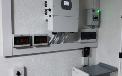 12kVa Inverter, 1 x 12.7kWh Battery & 14 x 545w panels