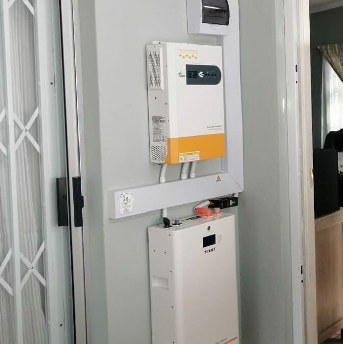 8kVa Inverter, 1 x 5.12kWh Battery