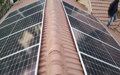 8kVa Inverter, 1 x 5.12kWh Batteries, 10 x 545w Solar Panels
